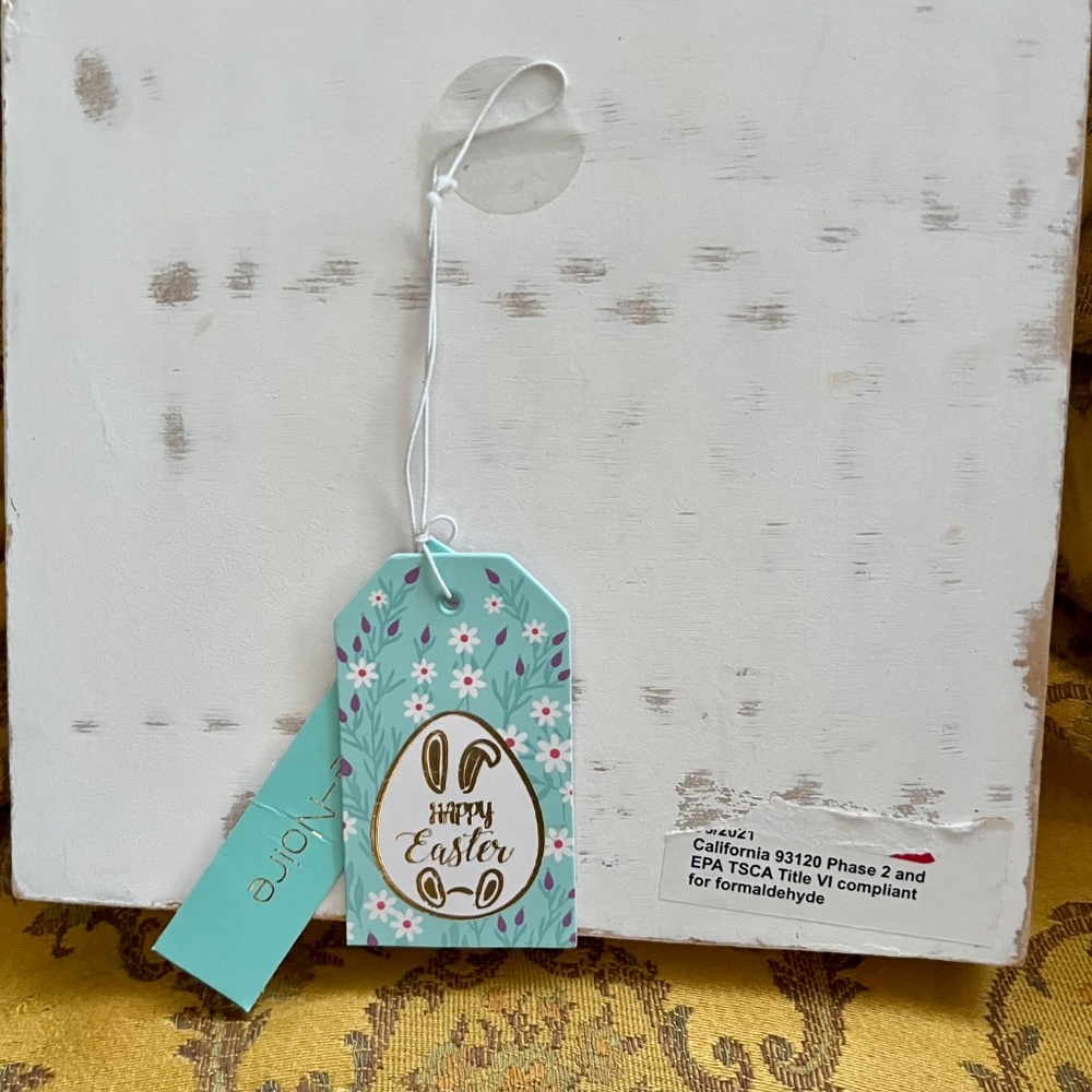 Bunny Decoration Rainbow Be Hoppy Sequence & Beads Bunny Distressed White Frame - Picture 4 of 4